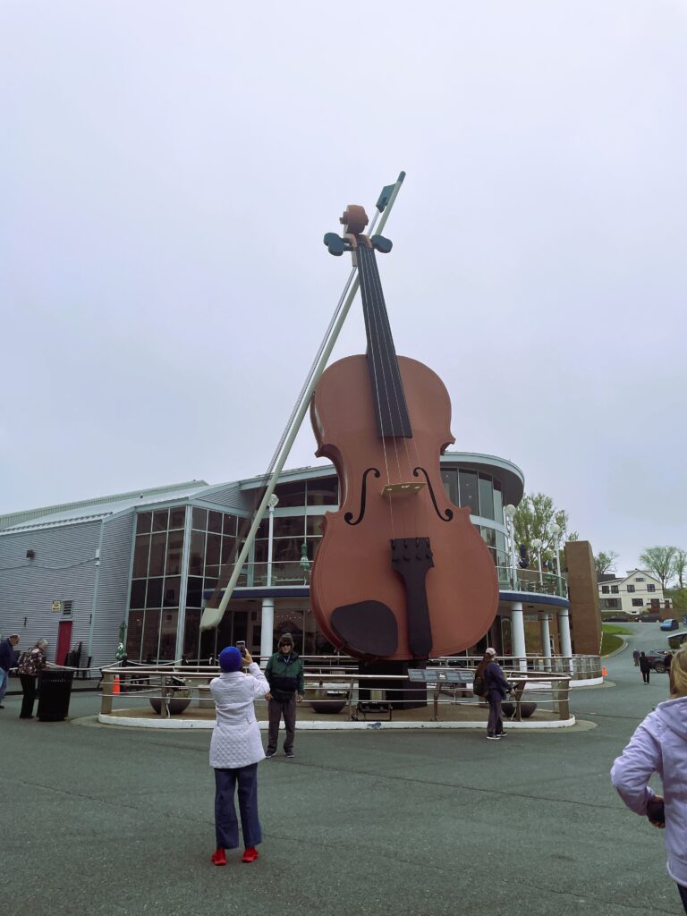 Violin Sydney Canada Cruise Port